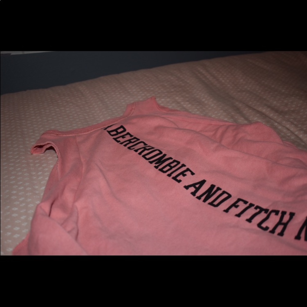 Crewneck💓 - Picture 2 of 3